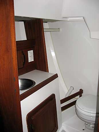 Head with vanity, shower