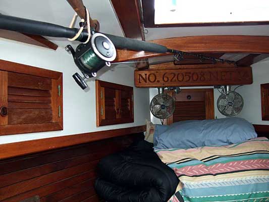 Forward cabin v-berth